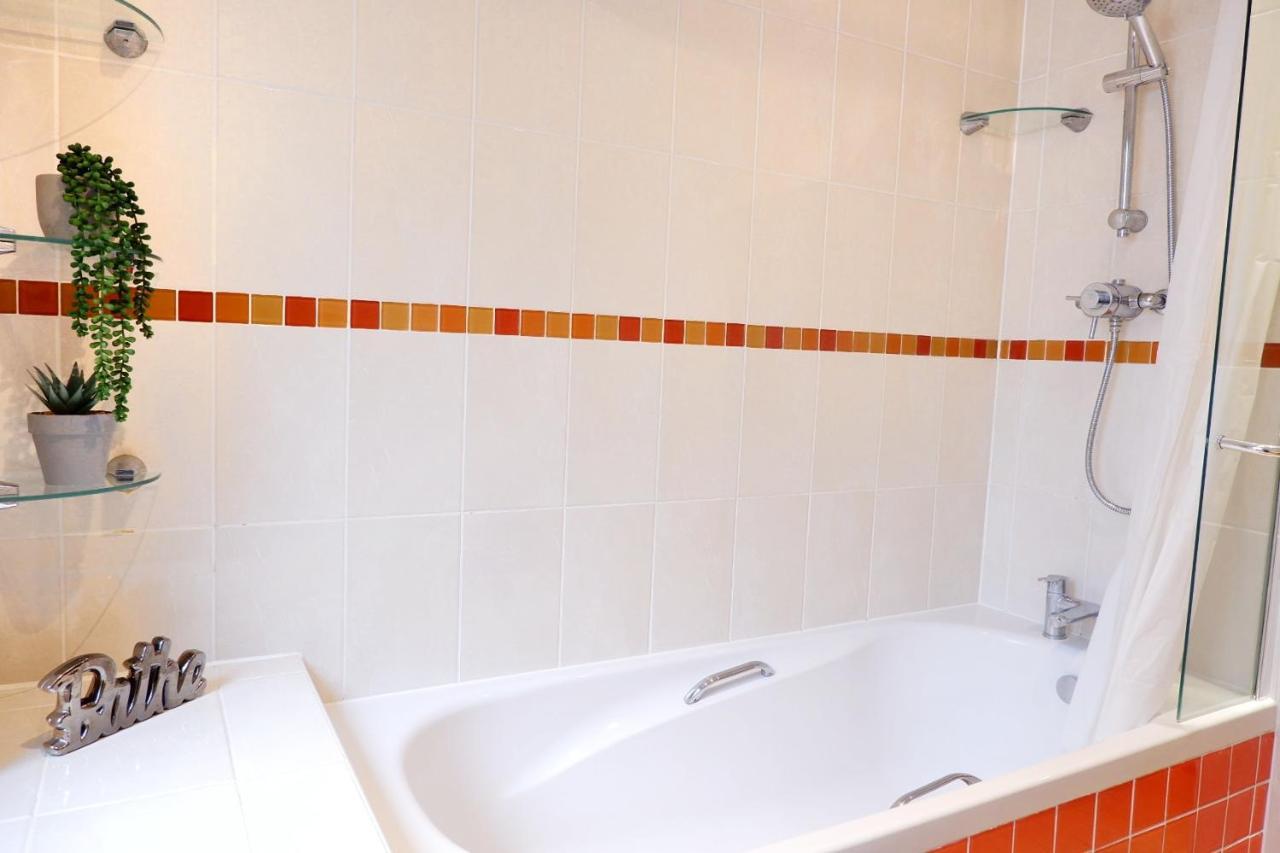Stunning Apartment Close To Cambridge Station With Free Parking! 外观 照片
