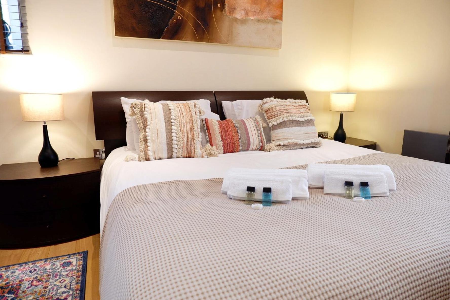 Stunning Apartment Close To Cambridge Station With Free Parking! 外观 照片